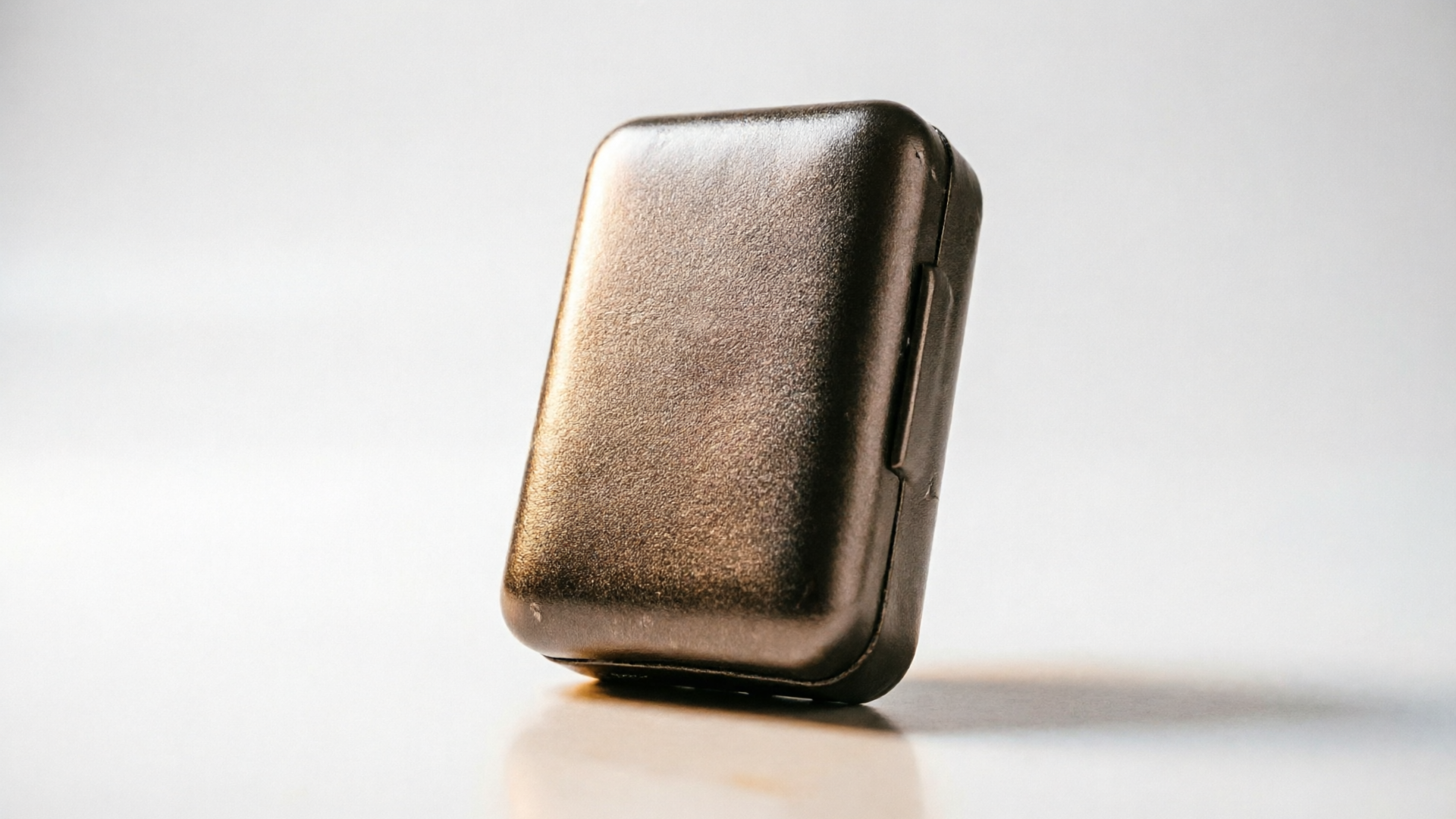 Product with soft reflection and warm lighting