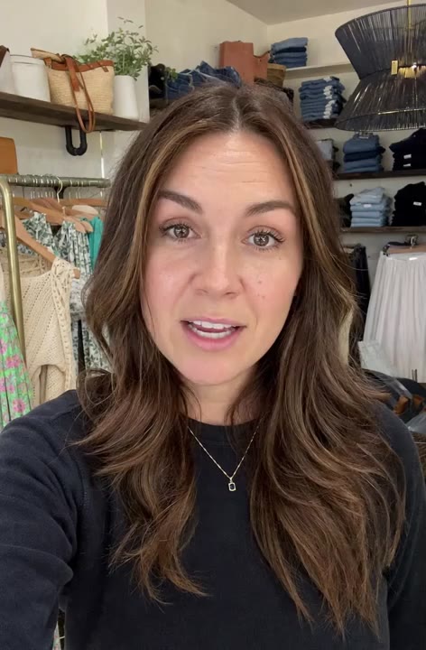 Maya, Boutique owner